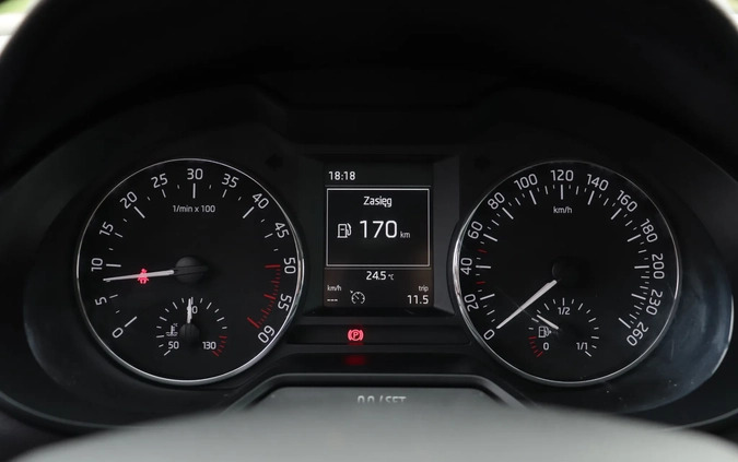 Skoda Octavia cena 39900 przebieg: 210000, rok produkcji 2015 z Miechów małe 742